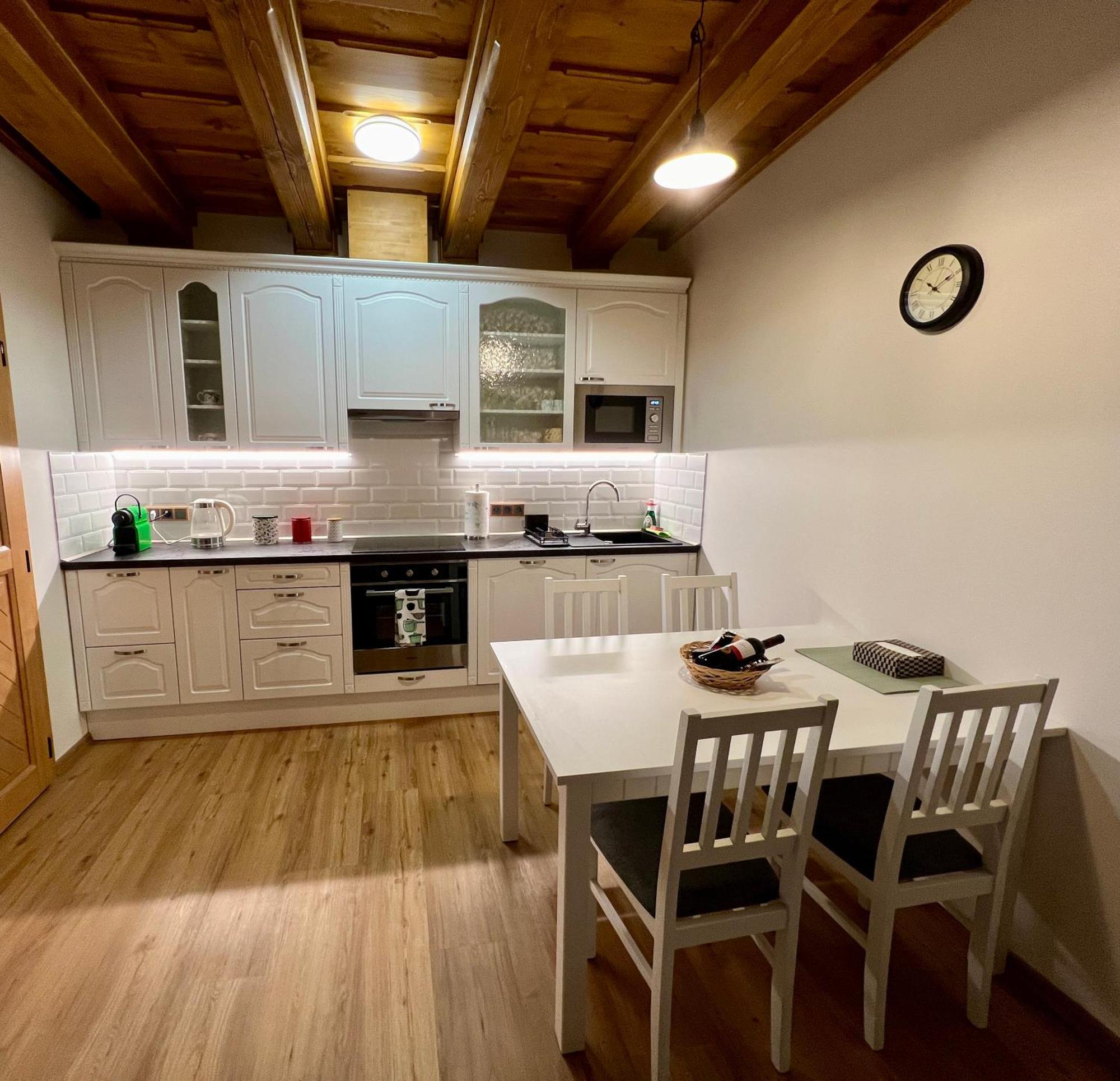 Apartman 8, Jezerne Velké Karlovice Exteriör bild